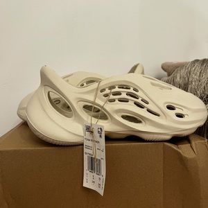 Authentic Yeezy Foam Runner